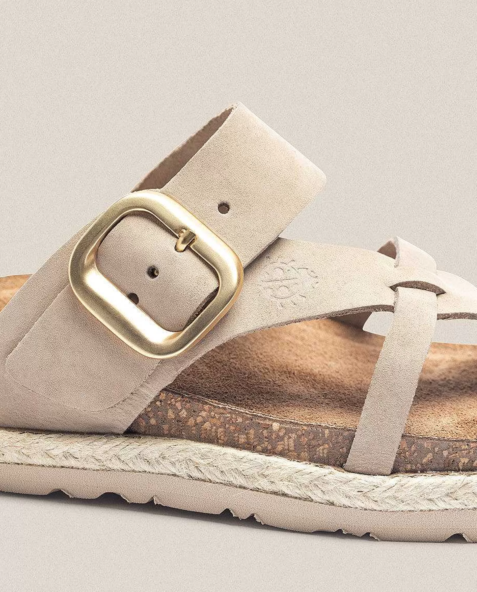 sandalia_plana_arena_003_beige_5.webp Mujer Yokono Sandalia Plana Arena 003 Beige