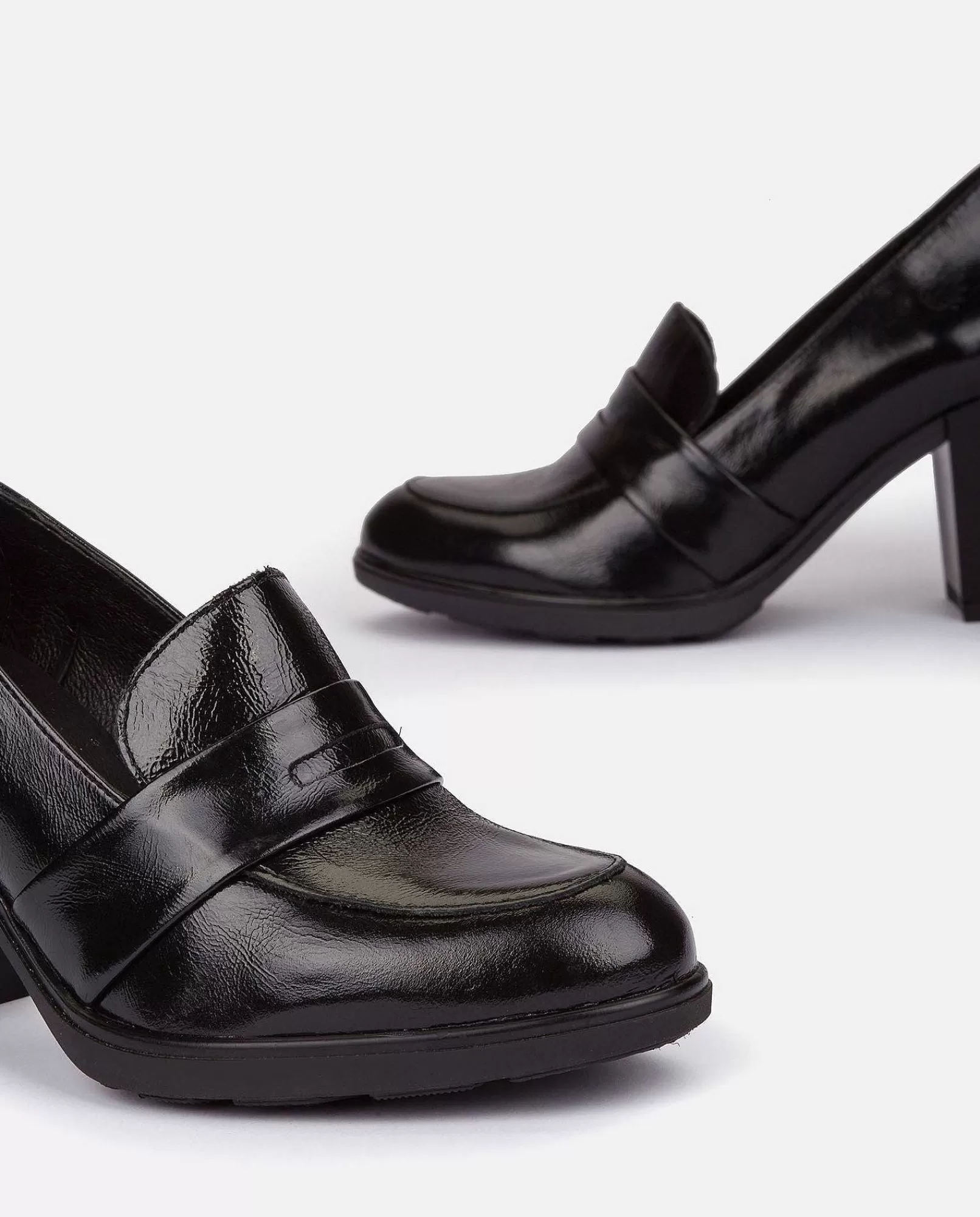 zapato_de_tacon_kiel_001_negro_3.webp Mujer Yokono Zapato De Tacon Kiel 001 Negro